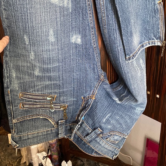 ALLEN B by Allen Schwartz straight legged “distressed” and faded jeans women 29